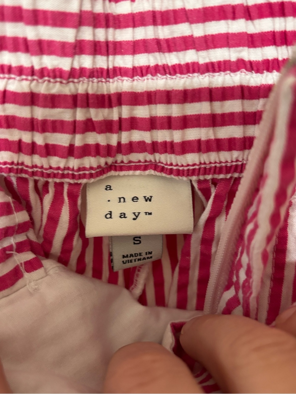 A New Day High Waist Seersucker Striped Shorts Sz Small - Picture 2 of 9